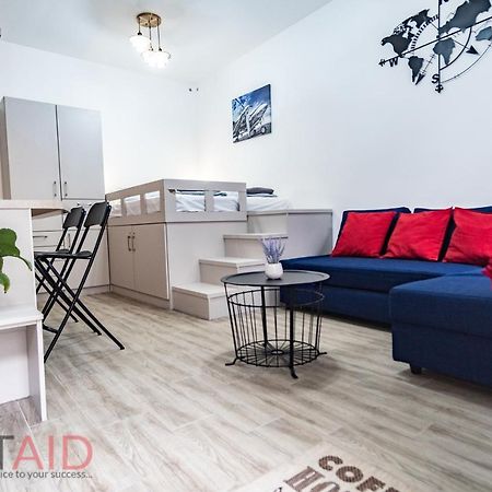 B17 Apartment - Hostaid Budapest Exteriör bild