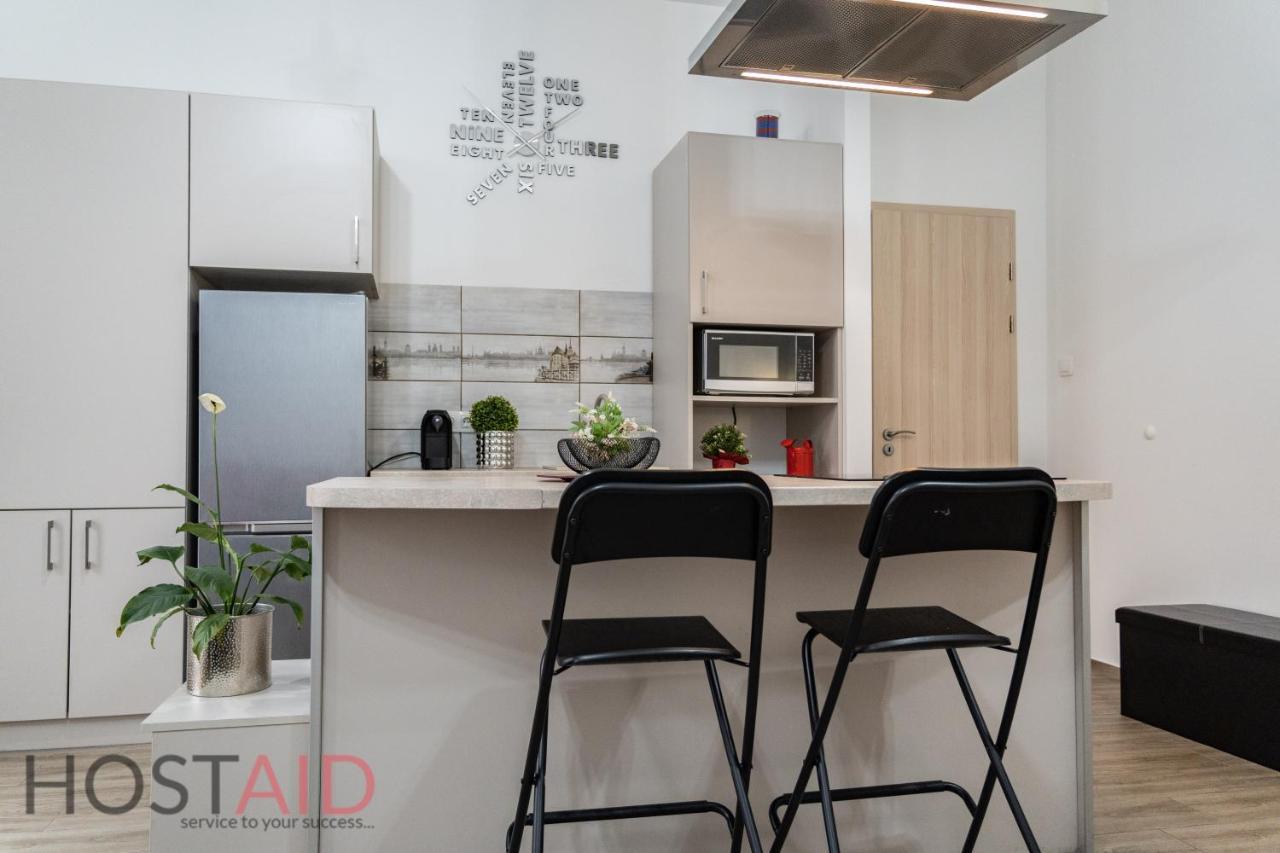 B17 Apartment - Hostaid Budapest Exteriör bild